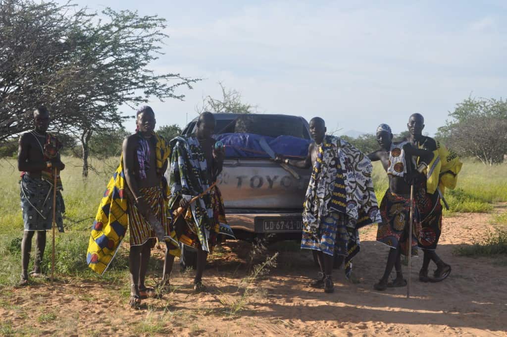 hombres mucubal del sur de angola