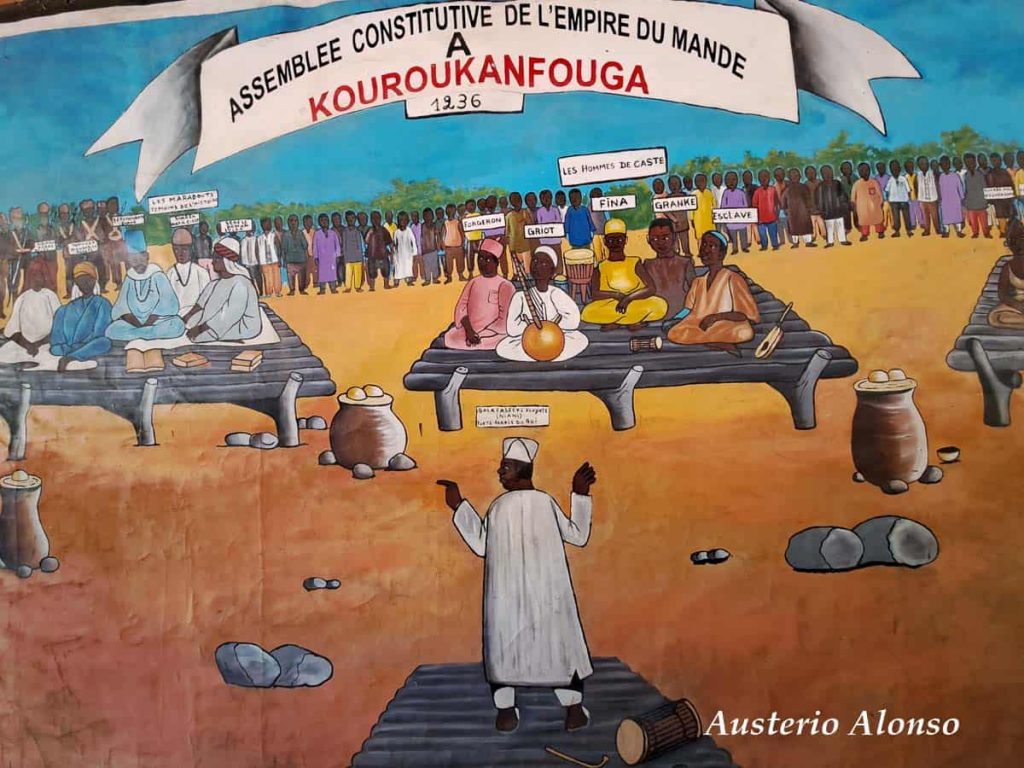 Mural representing King Mandé's call to gather the Dozo hunters together.