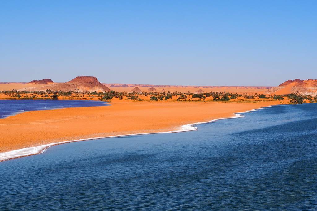 Ounianga tourism