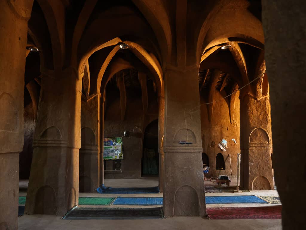 interior mezquita de níger en yamaa