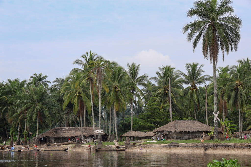 How travel the Congo River